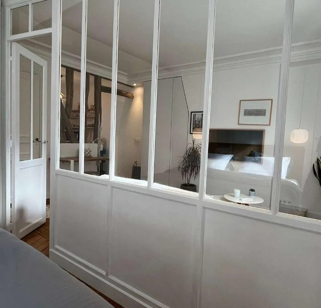 Bel Appartement Lumineux Sur La Butte Montmartre Paris