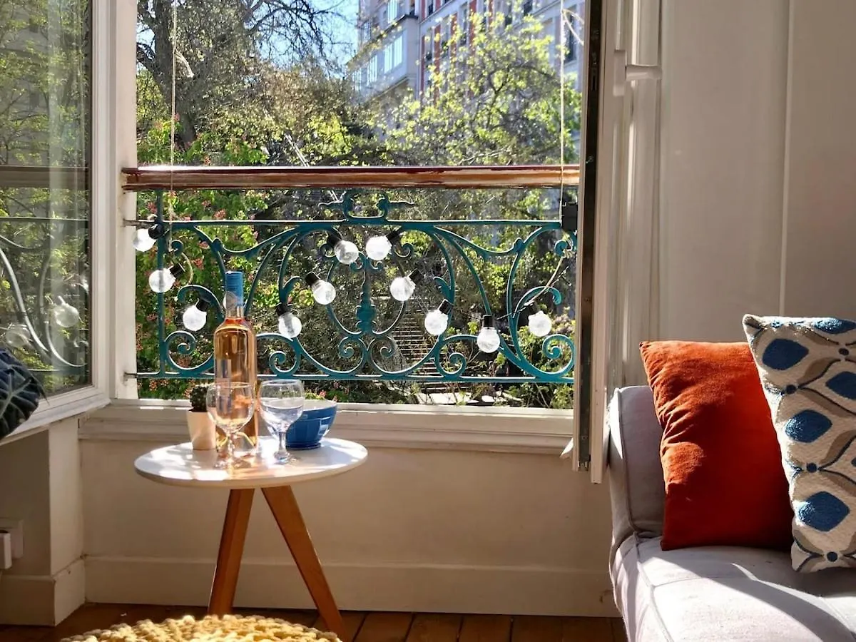Bel Appartement Lumineux Sur La Butte Montmartre Paris Apartamento