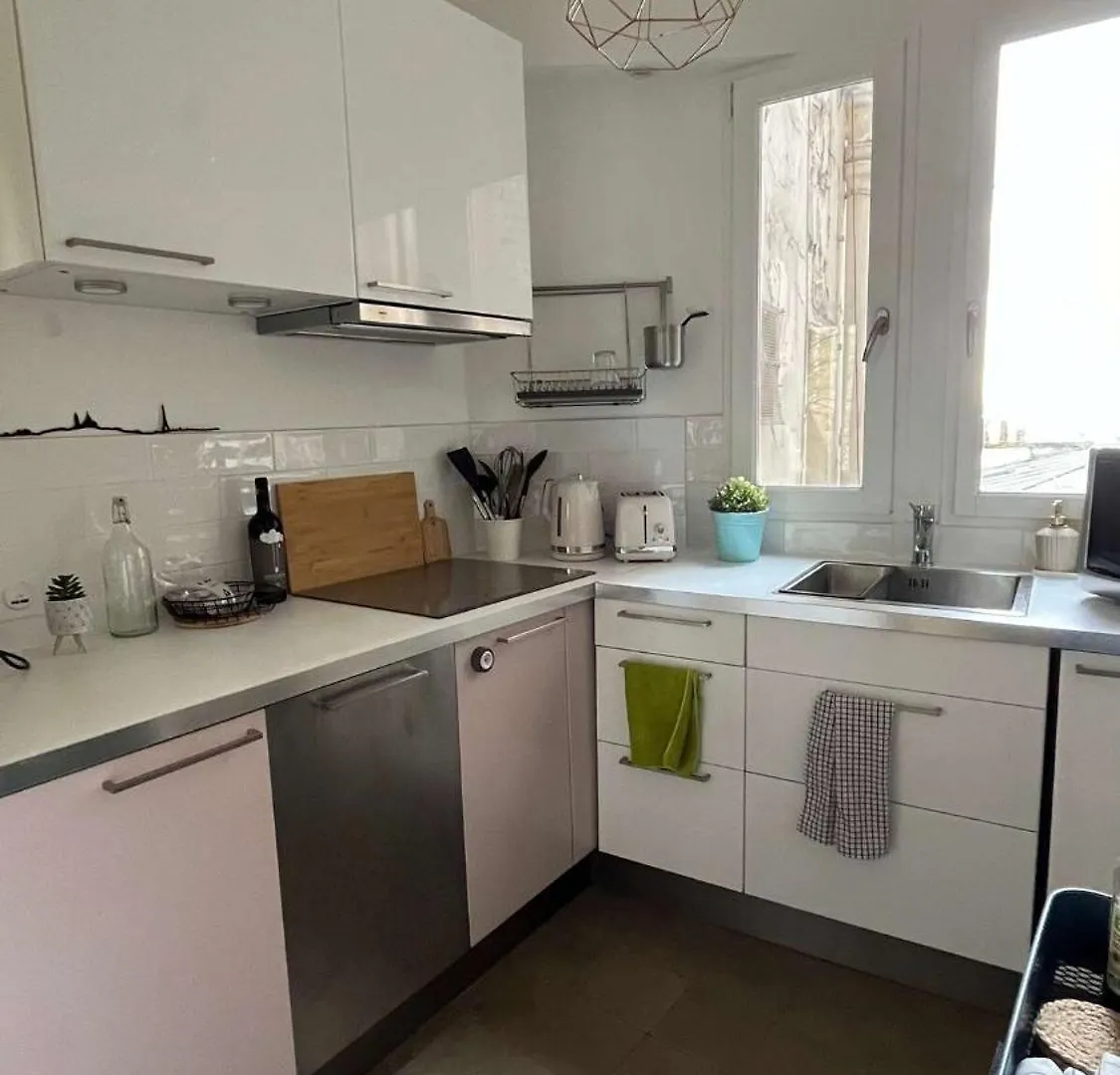 Apartment Bel Appartement Lumineux Sur La Butte Montmartre Paris